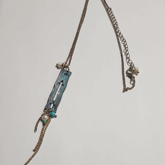 Elegant Goldtone and Turquoise Color Necklace - Picture 1 of 4